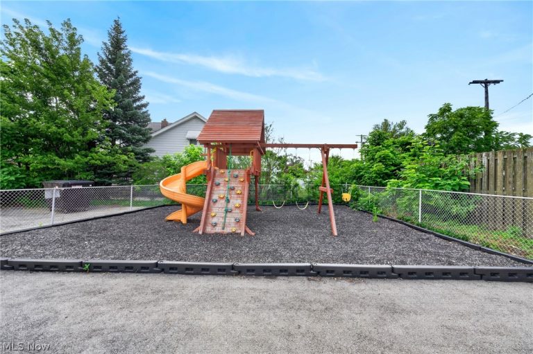 5611 Pearl Road, Parma, OH - Photo 6