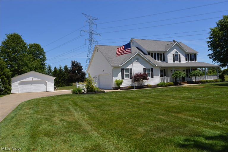 7600 Meadowood Drive, Canfield, OH - Photo 3