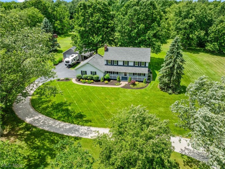 7694 Hartman Road, Wadsworth, OH - Photo 2