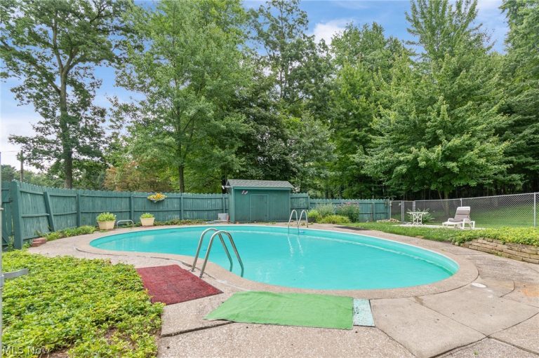 4290 Woodedge Boulevard, New Franklin, OH - Photo 4