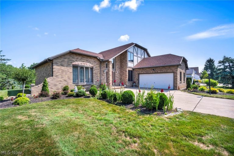 6229 Kenarden Drive, Highland Heights, OH - Photo 2