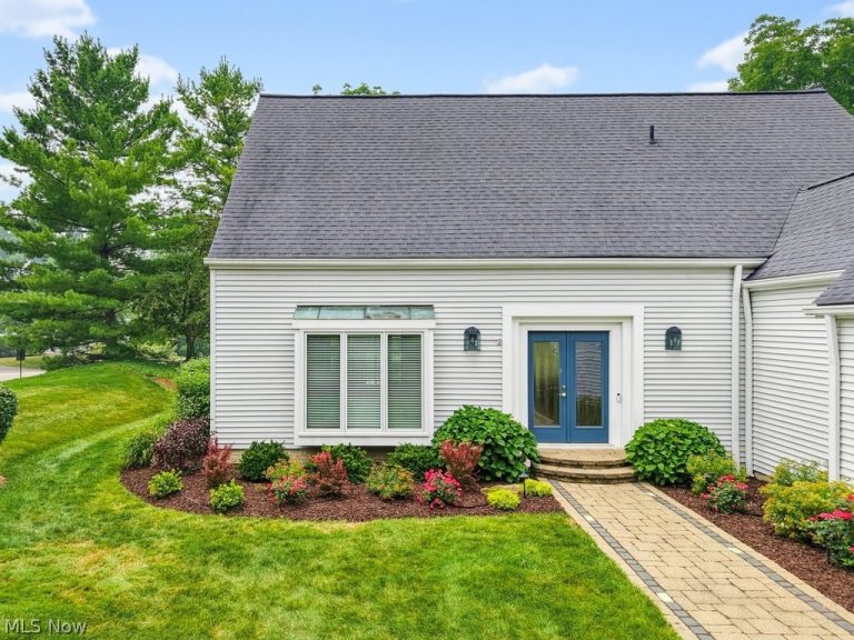 975 Meadowlark Circle, Aurora, OH - Photo 3