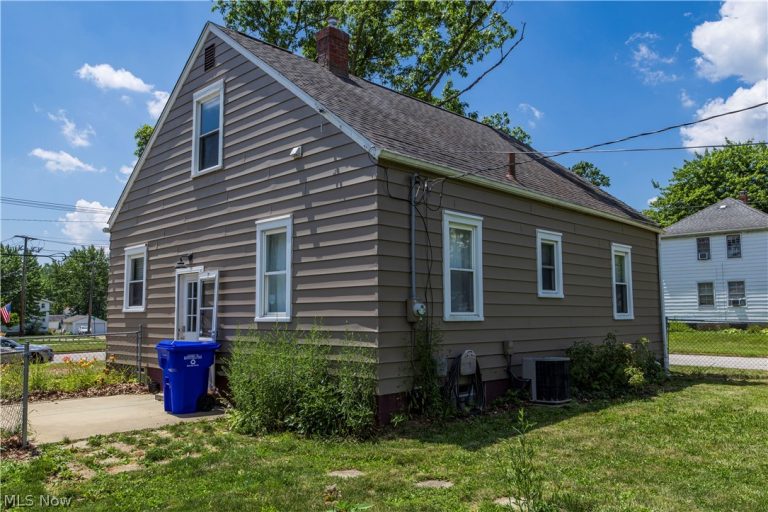 33 Pierce Avenue, Cuyahoga Falls, OH - Photo 5