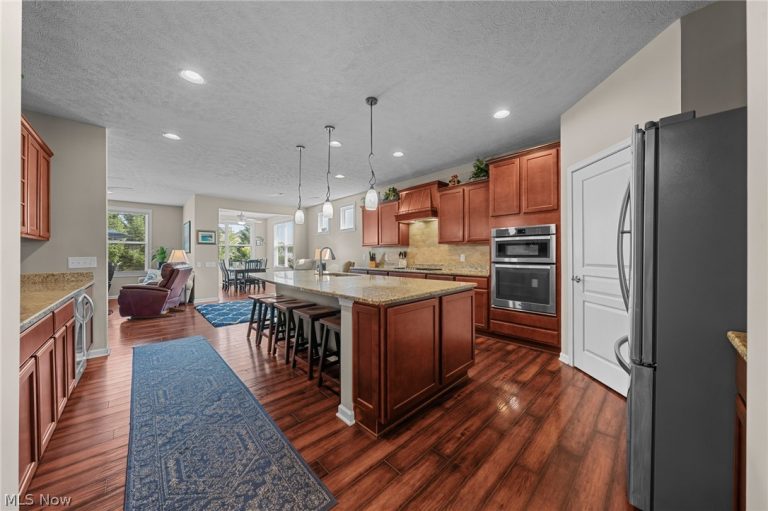 9289 Unionville Drive, North Ridgeville, OH - Photo 6