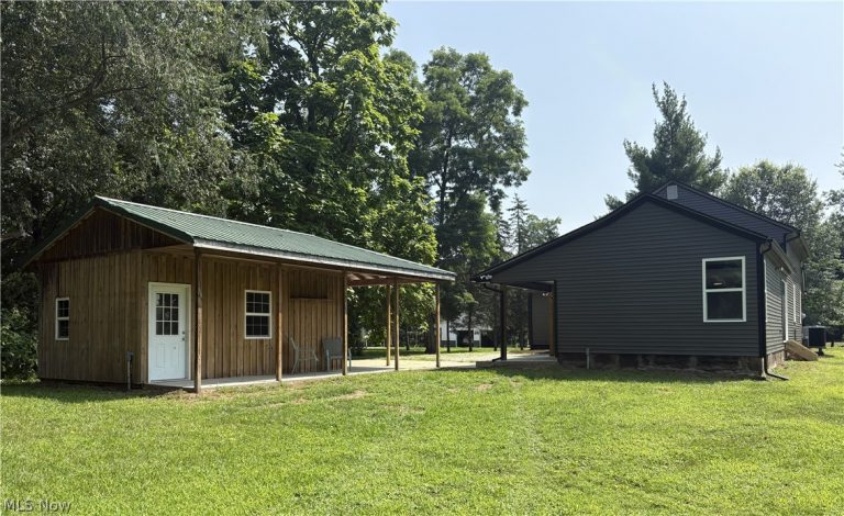 8227 Blade Road, Malvern, OH - Photo 4