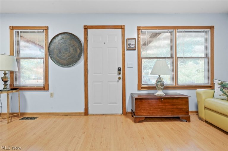 21073 Morris Drive, Strongsville, OH - Photo 6