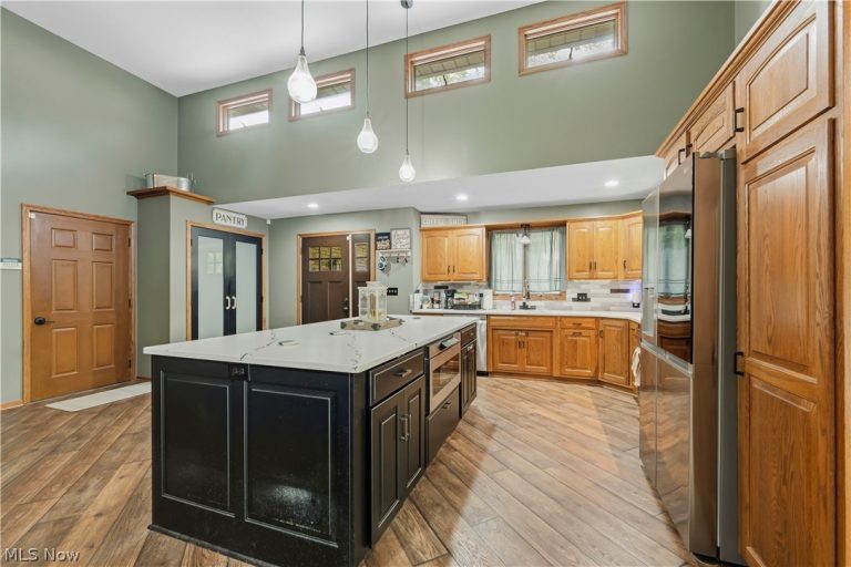 2402 Woodlawn, Dover, OH - Photo 6