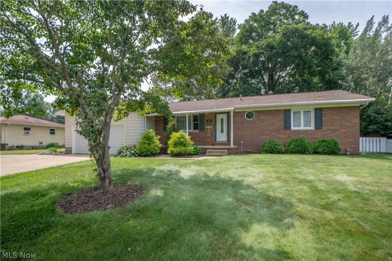 3524 Frawood Drive, Uniontown, OH - Photo 2