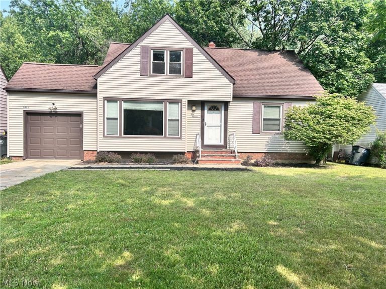 1011 Learidge Road, Lyndhurst, OH, 44124