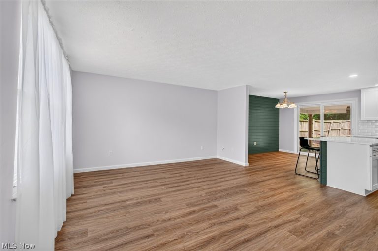 5009 Piccadilly Street, Canton, OH - Photo 3