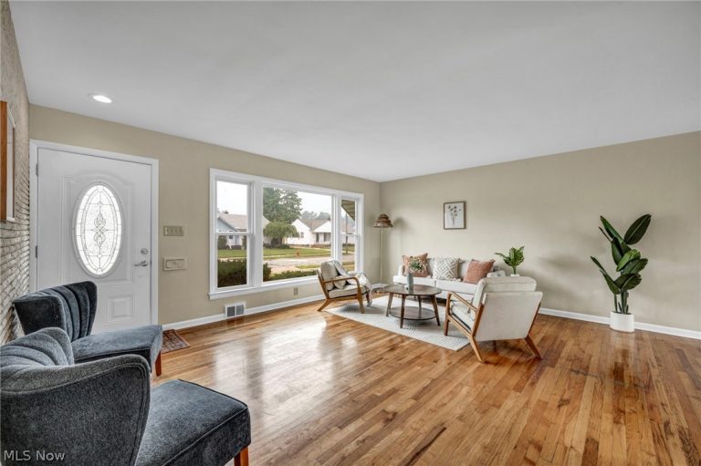 1729 Bellingham Road, Mayfield Heights, OH - Photo 6