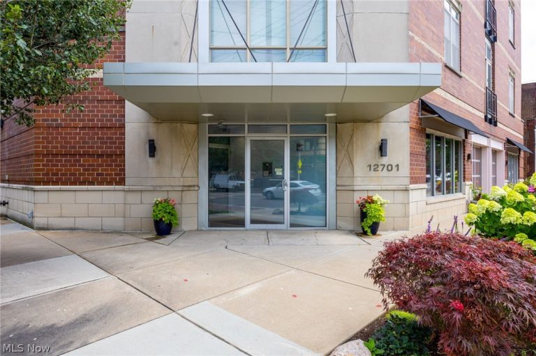 12701 Larchmere Boulevard #2A, Cleveland, OH - Photo 3