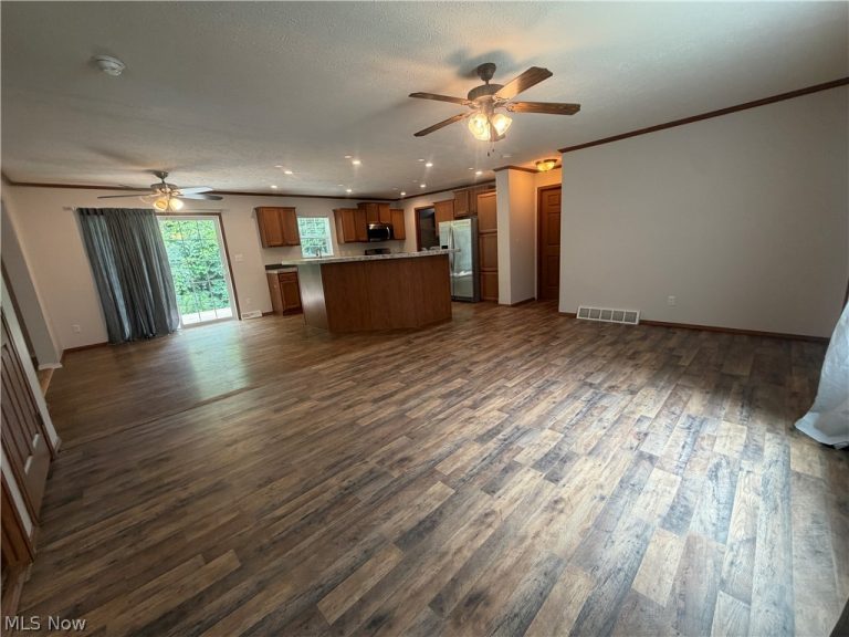 40 Tuckmere Drive, Painesville, OH - Photo 8