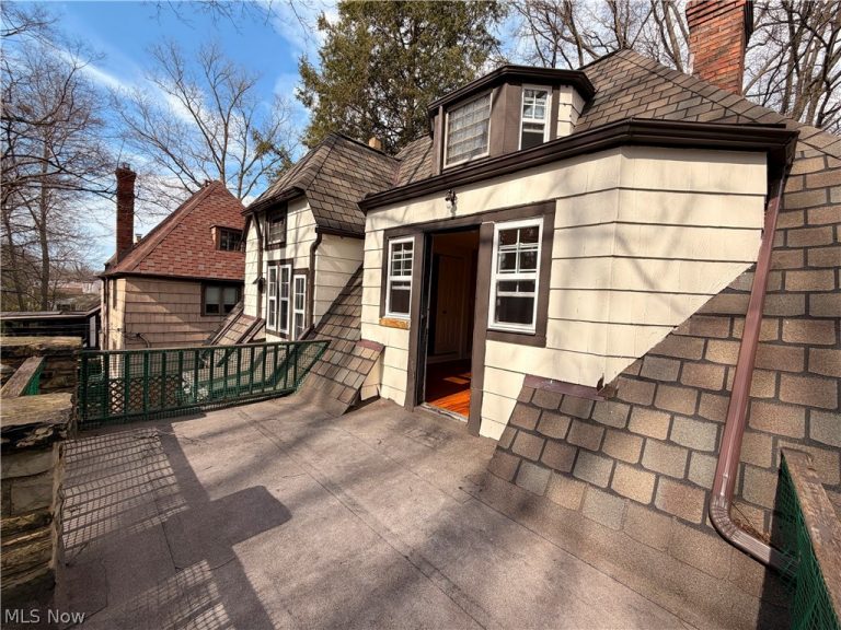 554 Greenvale Road, South Euclid, OH - Photo 8