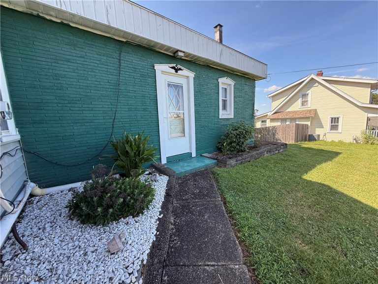 141 Warren Lane, Steubenville, OH - Photo 4