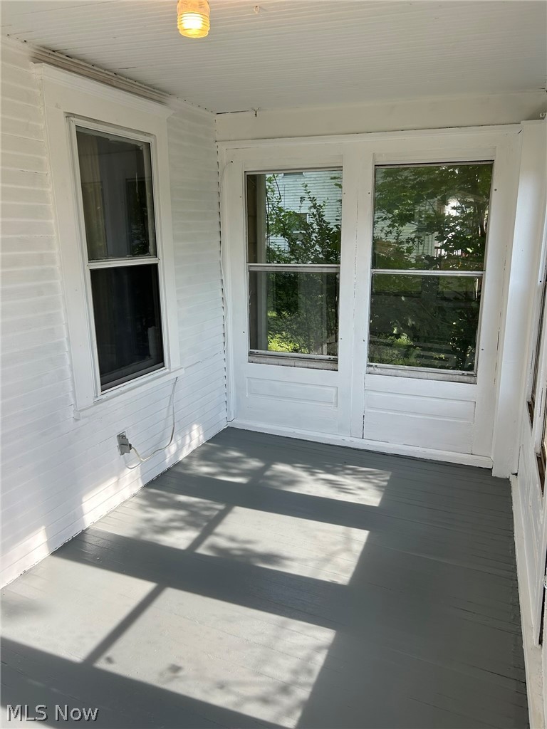 571 Bertha Avenue, Akron, OH - Photo 4