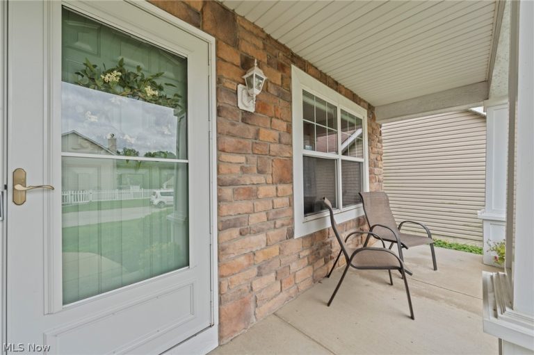 2550 Cedar Creek Lane, Akron, OH - Photo 3