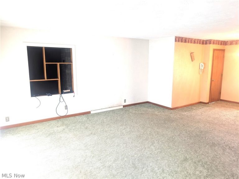 5779 Greer Road, Uhrichsville, OH - Photo 8