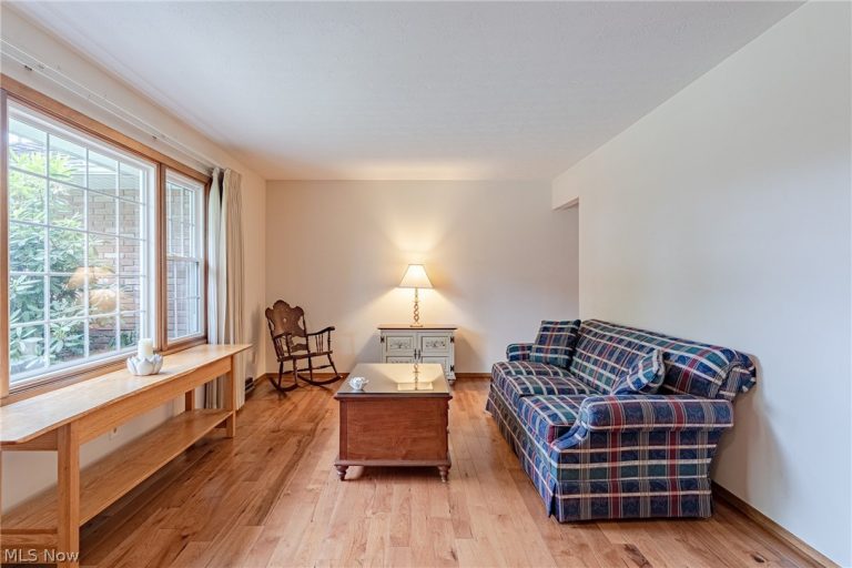 86 Blue Hill Lane, Fairlawn, OH - Photo 3