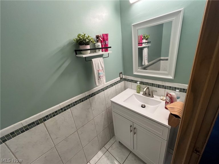 26410 Forbes Road, Oakwood Village, OH - Photo 8