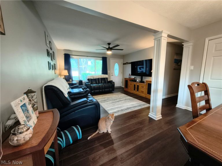 2090 Pinewood Drive, Brunswick, OH - Photo 2