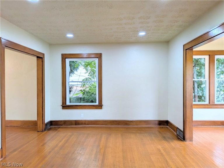 345 Wabash Avenue, Brewster, OH - Photo 4