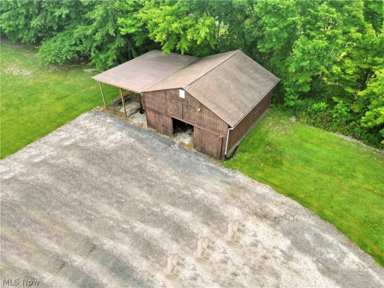 4190 Gardner Barclay Road, Farmdale, OH - Photo 4