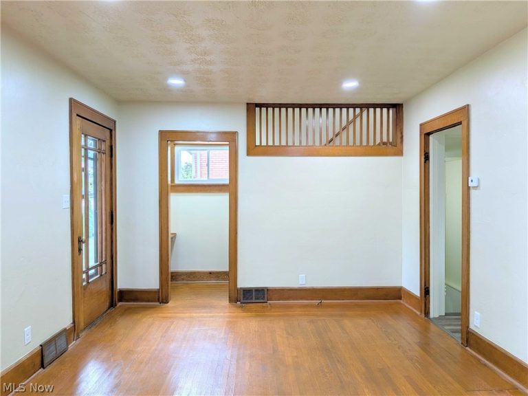 345 Wabash Avenue, Brewster, OH - Photo 5