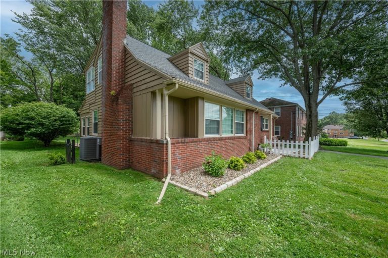 7217 Pennsylvania Avenue, Youngstown, OH - Photo 3