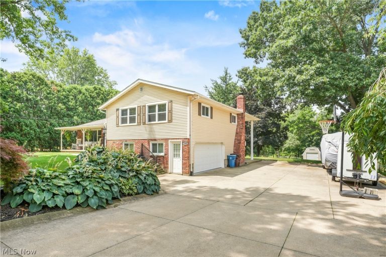 5060 Coleman Drive, Akron, OH - Photo 3