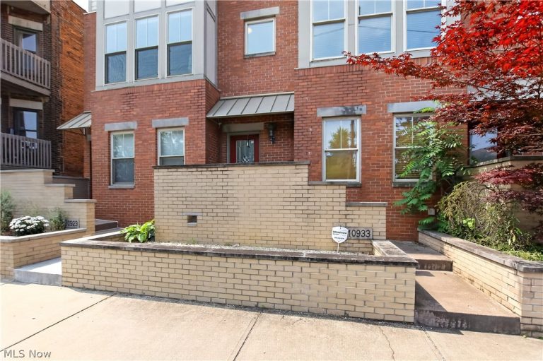 10933 Detroit Avenue, Cleveland, OH - Photo 2