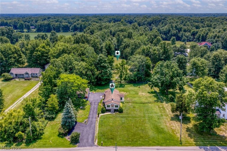 27323 Capel Road, Columbia Station, OH - Photo 2