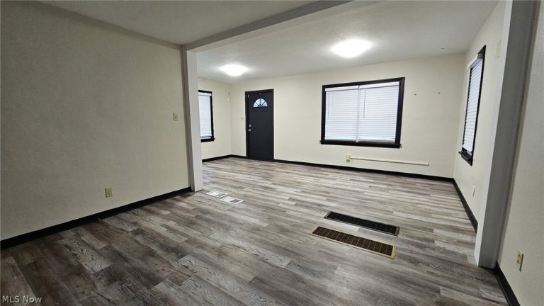 2055 Main Street, Akron, OH - Photo 3