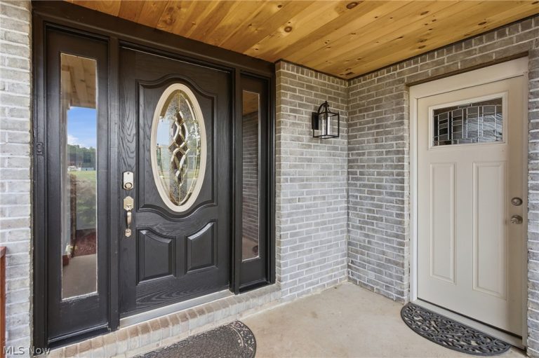 7909 Lake O Springs Avenue, North Canton, OH - Photo 8
