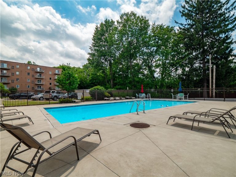 3675 Clague Road #316, North Olmsted, OH - Photo 2