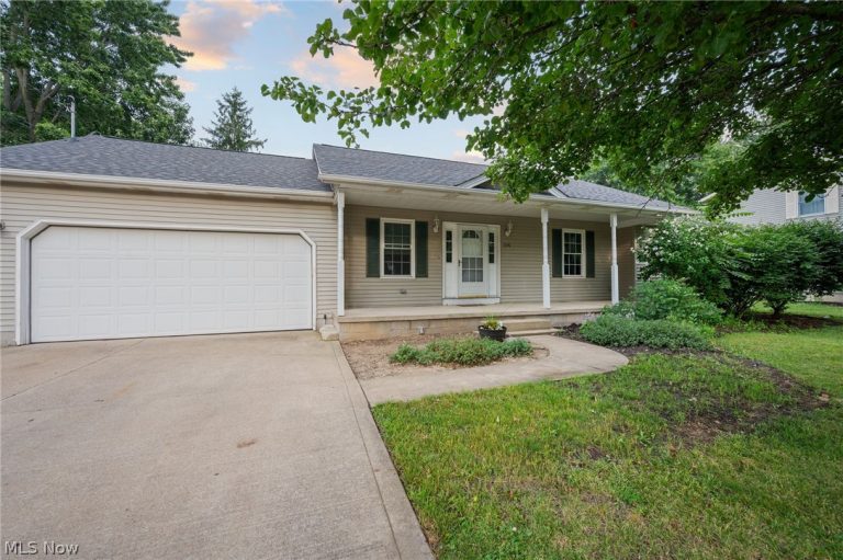 216 Pleasant Street, LaGrange, OH - Photo 2