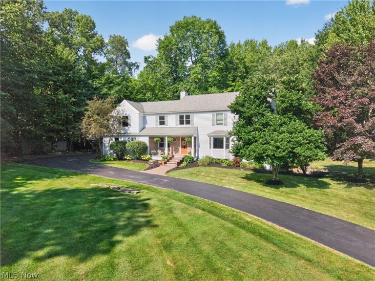 9610 Fox Meadow Lane, Chardon, OH - Photo 4