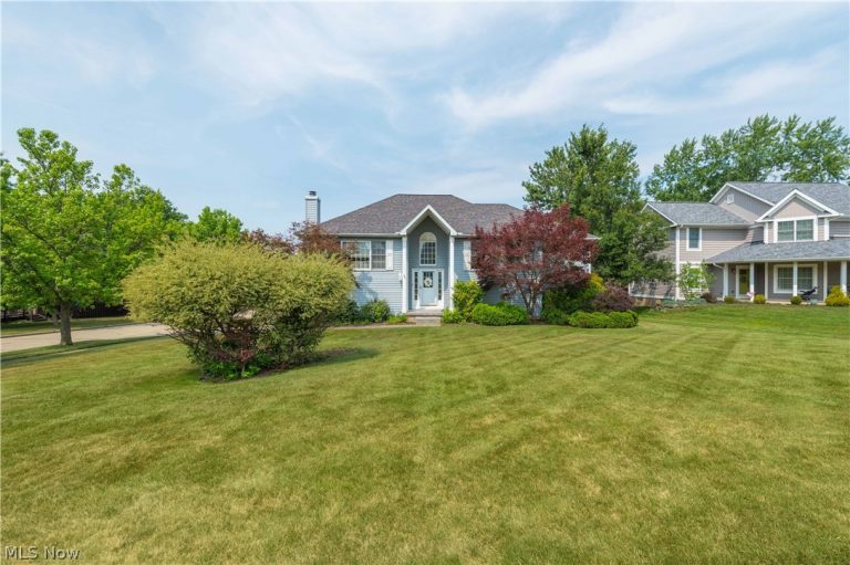 14122 Ashley Lane, North Royalton, OH - Photo 2