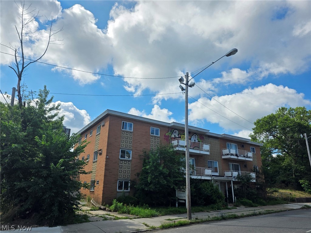 16004 Euclid Avenue, Cleveland, OH