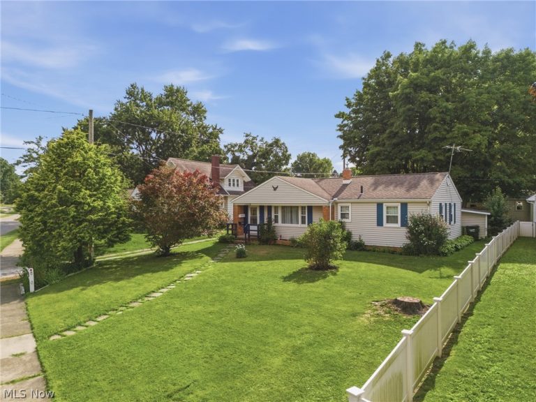 1539 Parkway Boulevard, Alliance, OH - Photo 3