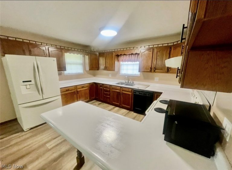 1805 Lee Creek Rd, Belleville, WV - Photo 8