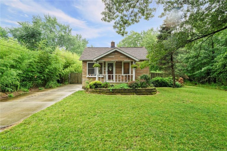 21073 Morris Drive, Strongsville, OH - Photo 4