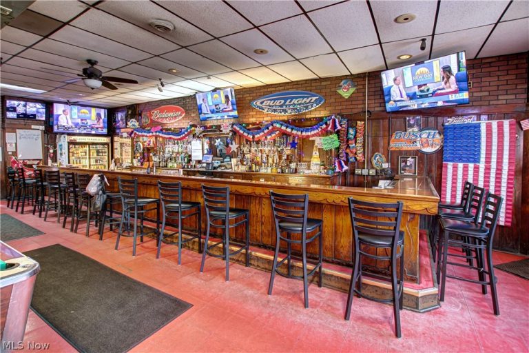 6602 Harvard Avenue, Cleveland, OH - Photo 2