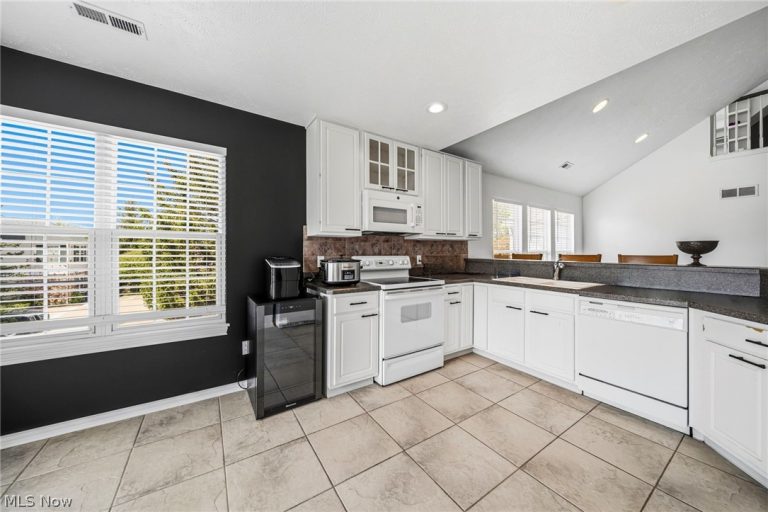 351 Legend Court #C, Highland Heights, OH - Photo 6