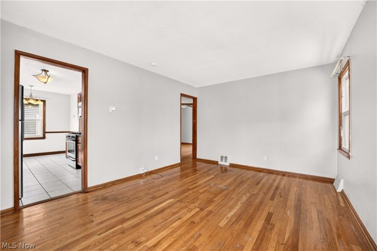 1308 Hillsdale Avenue, Parma, OH - Photo 4