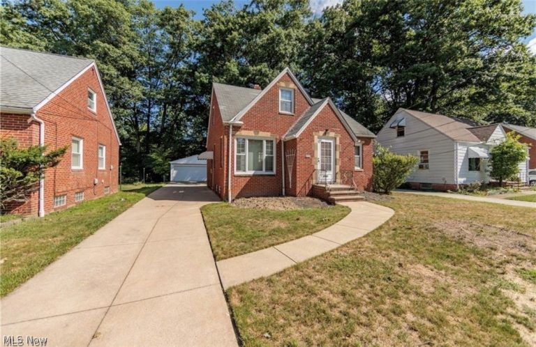 4521 Emerson Road, South Euclid, OH - Photo 2