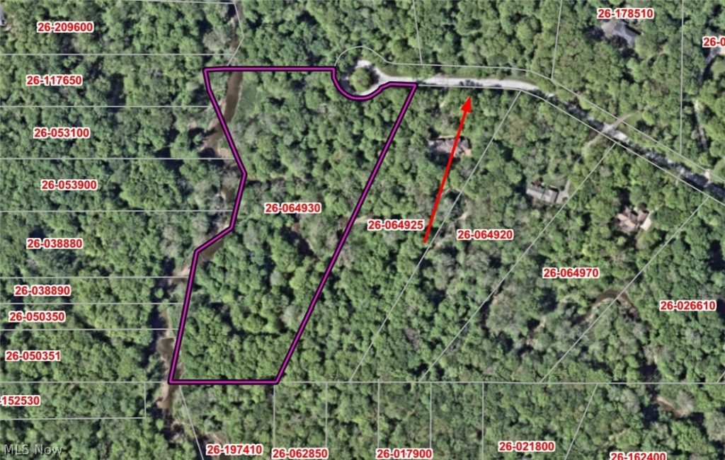 Whispering Pines Drive, Novelty, OH