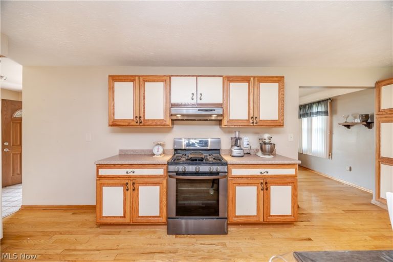 1788 Lancaster Drive, Austintown, OH - Photo 5