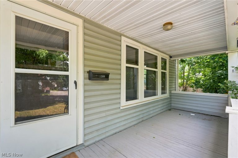 1309 Bellows Street, Akron, OH - Photo 3