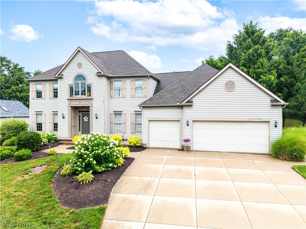 809 Adam Run Drive, Cuyahoga Falls, OH